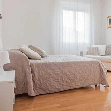 Il Di Diana Apartment Mandello del Lario